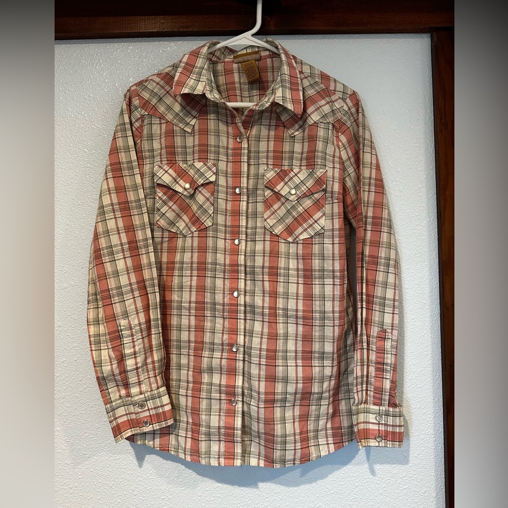 Wrangler Women’s Red and Cream Plaid Shirt Size Small